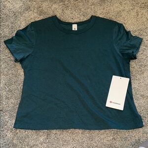 Lululemon Athletica Green Short Sleeve Tee